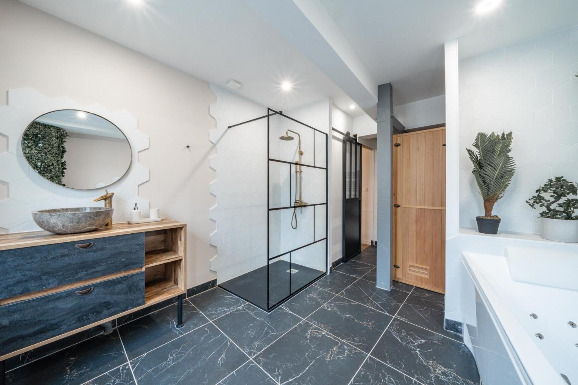L'Evasion Amboise, Sauna Jacuzzi Bagian luar foto